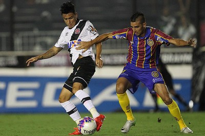 Montoya e Thiago Galhardo - jogo Vasco x Madureira (Foto: Marcelo Sadio / Vasco da Gama)