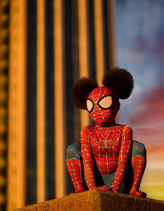 As fotos de Rose como 'Spider-Girl' tem conquistado as redes sociais (Foto: Reprodução Instagram)