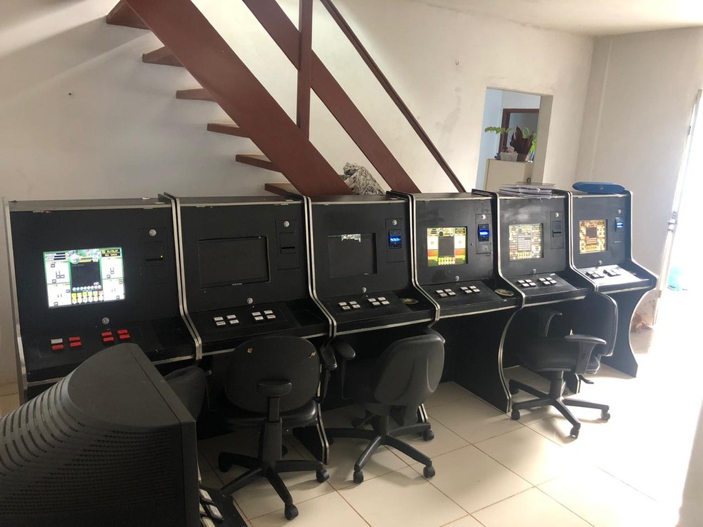 Polícia Civil apreendeu máquinas caça-níqueis em casa de Itapetininga (SP) — Foto: Polícia Civil/Divulgação