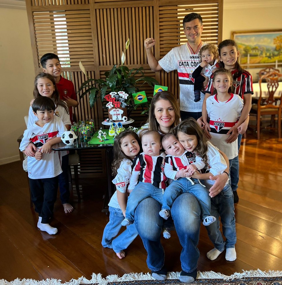 O casal com os filhos — Foto: Acervo pessoal