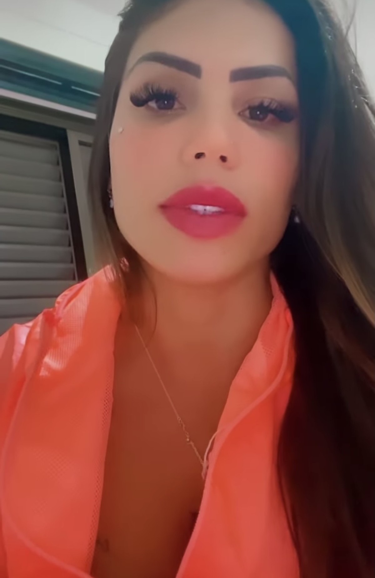 Anny Alves, Musa do Tucuruvi, explica como Mc Kevin teria caído de