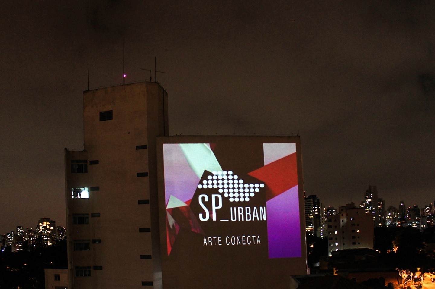 Festival em SP faz projeções em prédios durante a quarentena  (Foto: Divulgação)