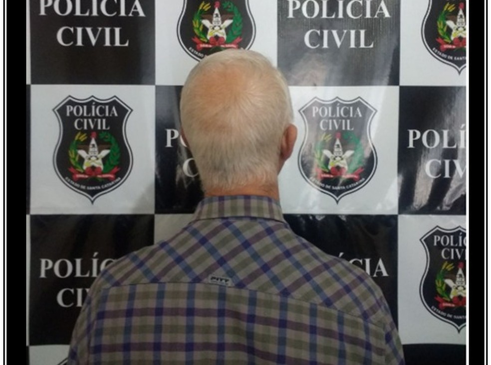 Idoso de 77 anos Ã© preso suspeito de abuso sexual durante falso atendimento espÃ­rita (Foto: PolÃ­cia Civil/DivulgaÃ§Ã£o)