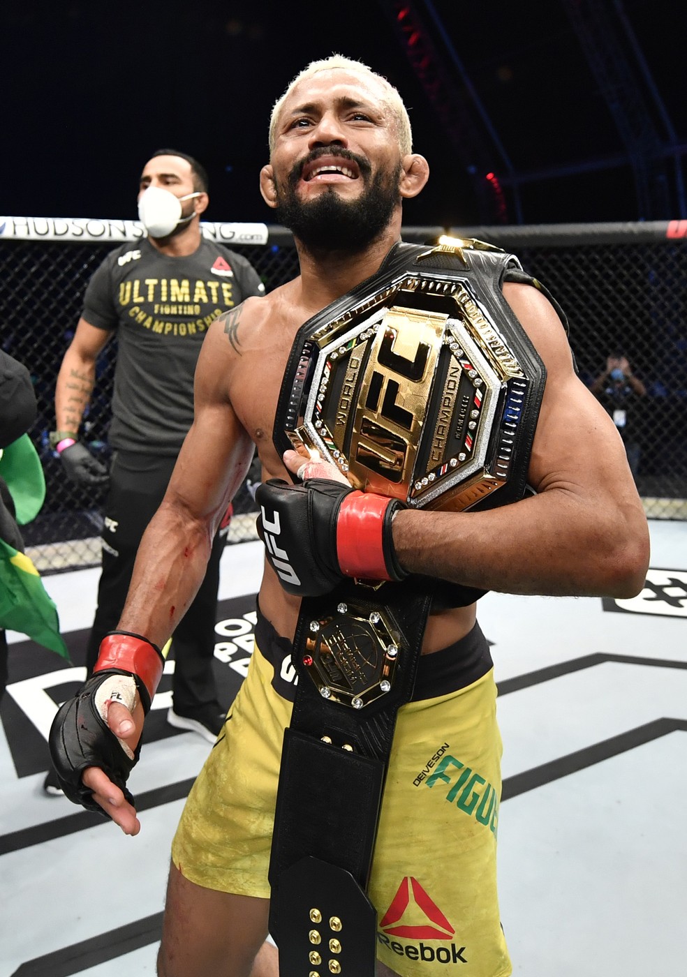 Deiveson Figueiredo é o atual campeão peso-mosca do UFC — Foto: Getty Images