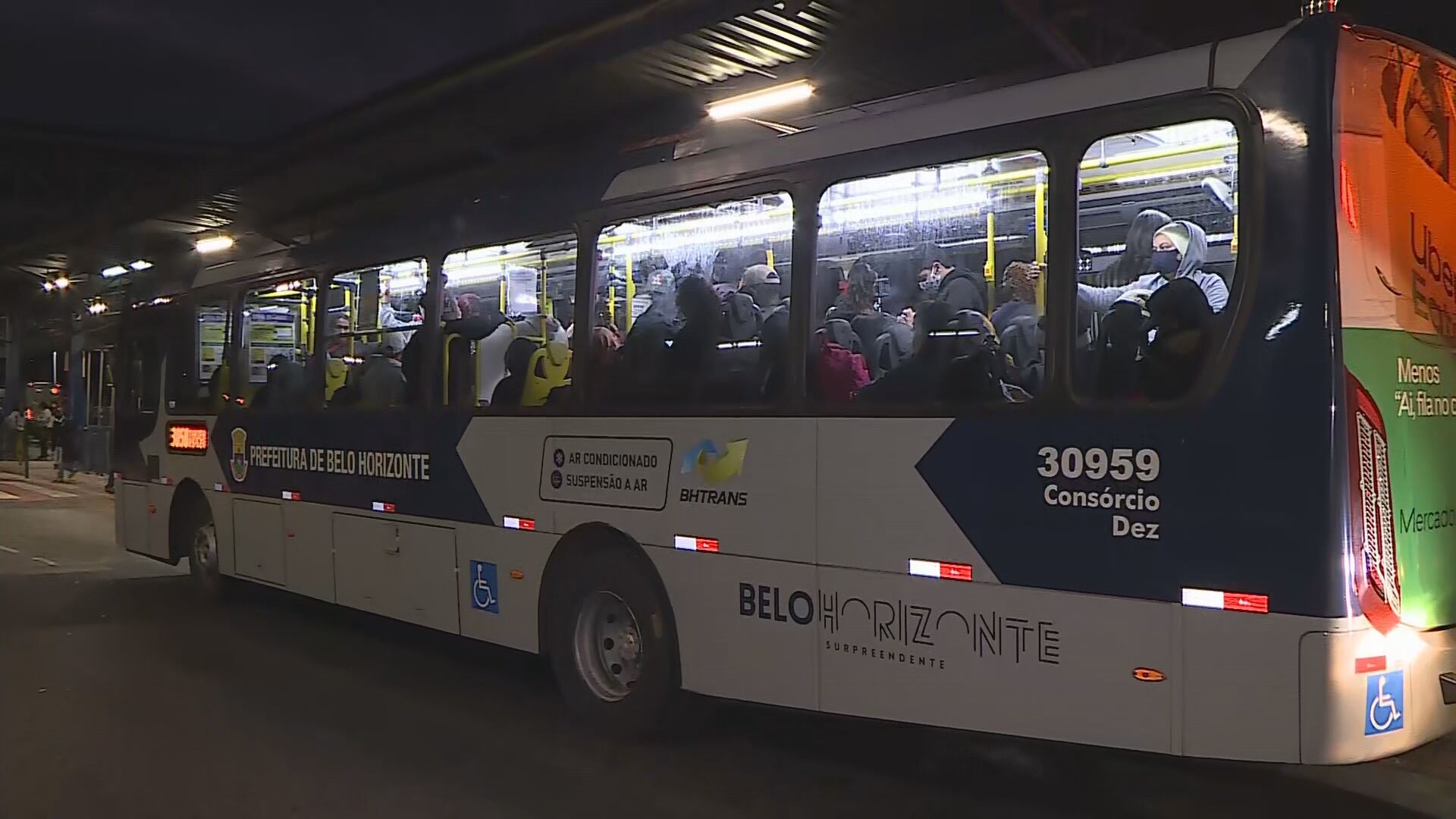 Empresa de ônibus terá que indenizar passageira em mais de R$ 8 mil em BH