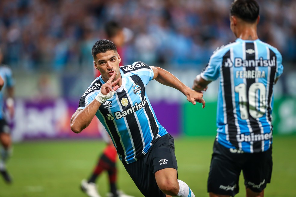 Su&aacute;rez comemorando o gol do Gr&ecirc;mio contra o Brasil de Pelotas &mdash; Foto: Lucas Uebel/Gr&ecirc;mio