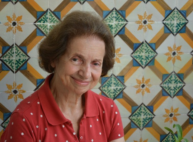 A arquiteta e urbanista Dora Monteiro e Silva de Alcântara nasceu em 1931, no Rio de Janeiro, e foi pioneira nos estudos de azulejos brasileiros (Foto: Fernando Alvim / CAU/RJ / Reprodução)