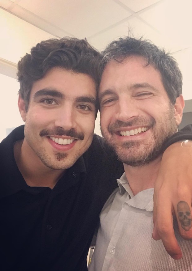 Juntos em selfie, Caco Ciocler e Caio Castro arrancam suspiros (Foto: Reprodução/Instagram)