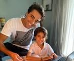 Ricardo Pereira com o filho Vicente | Arquivo pessoal