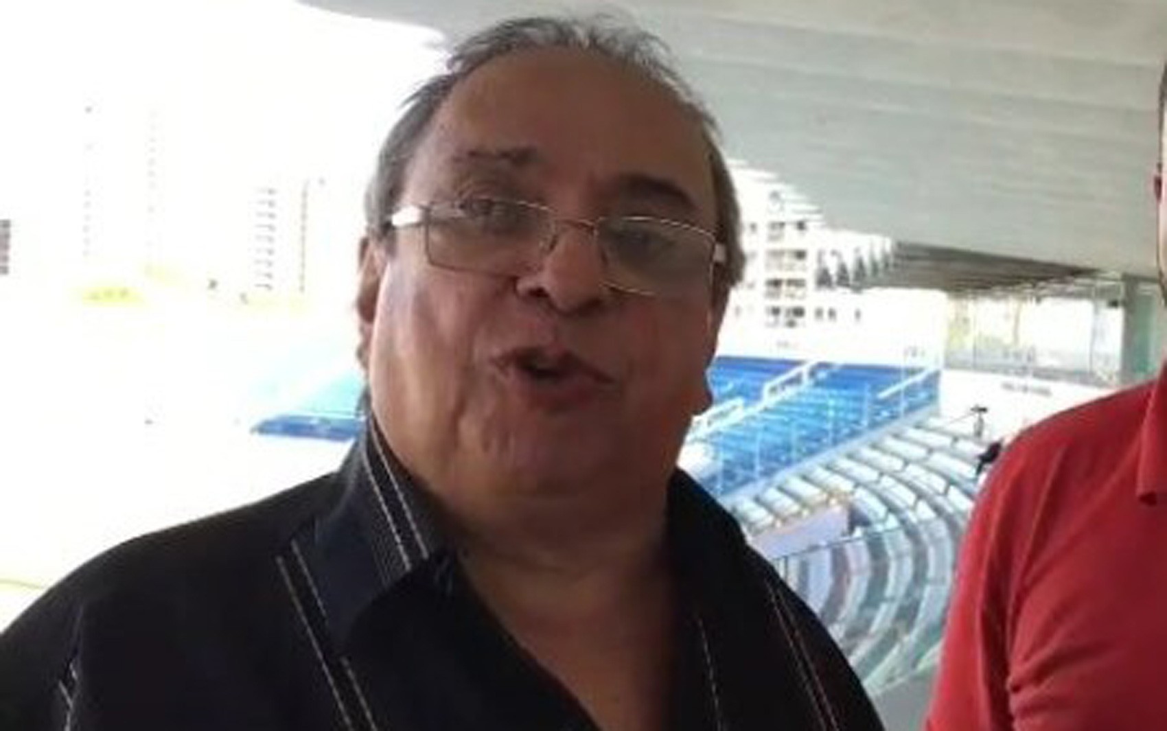 Morre Roberto Queiroz, narrador esportivo conhecido como 'Garganta de Aço'