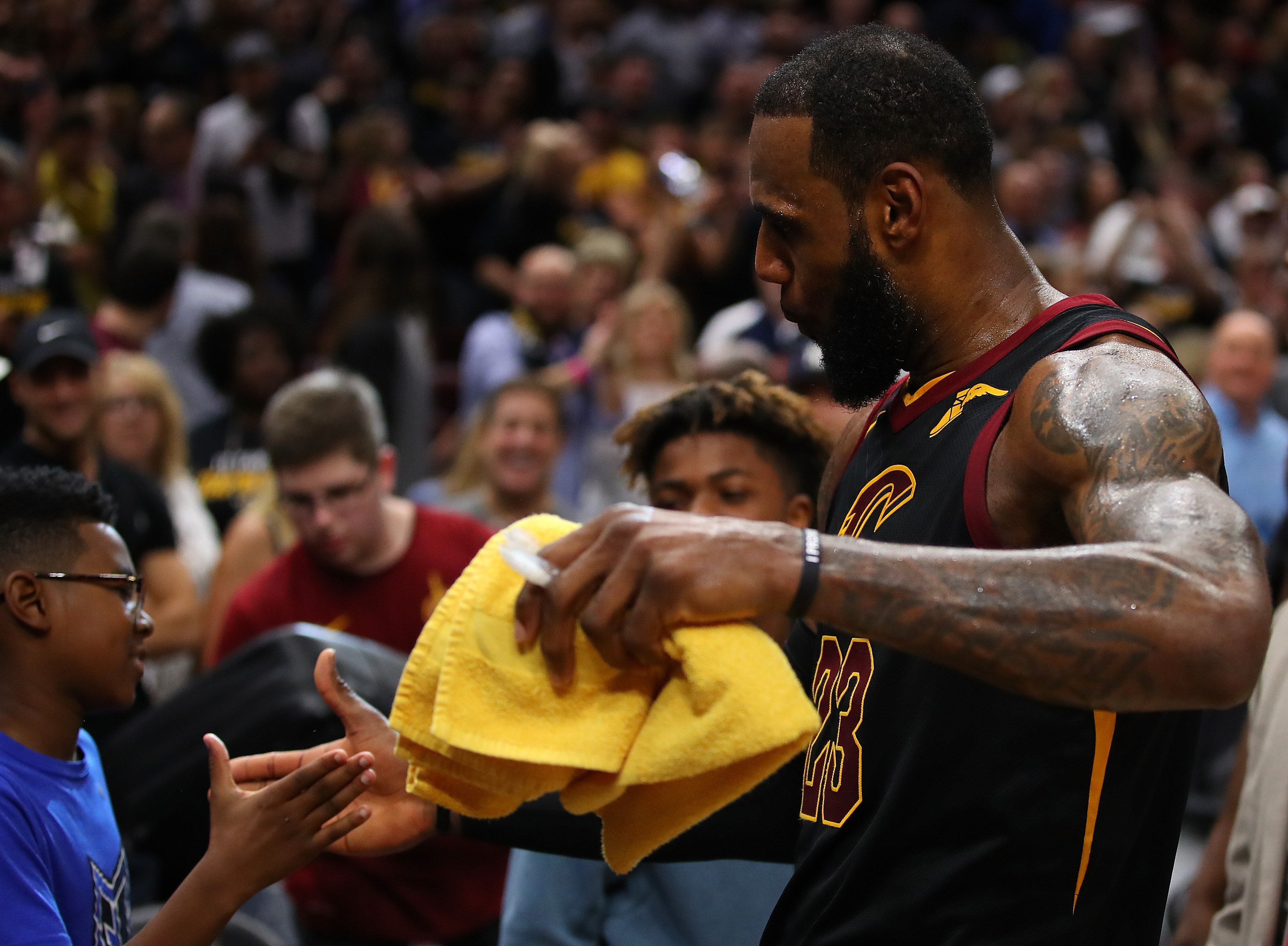 Saiba mais sobre a vida de LeBron James – astro do basquete – Blog