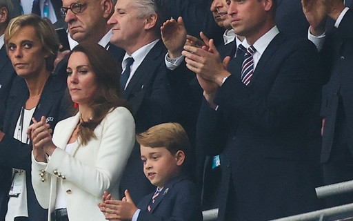 Após isolamento, Kate Middleton vai à final da Eurocopa com George e William