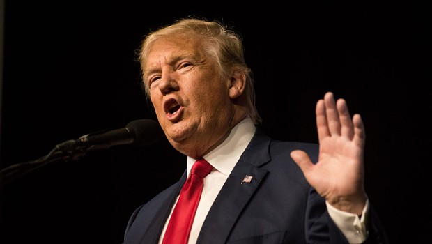 O candidato republicano à presidência dos EUA, Donald Trump, faz campanha em Colorado (Foto: Theo Stroomer/Getty Images)