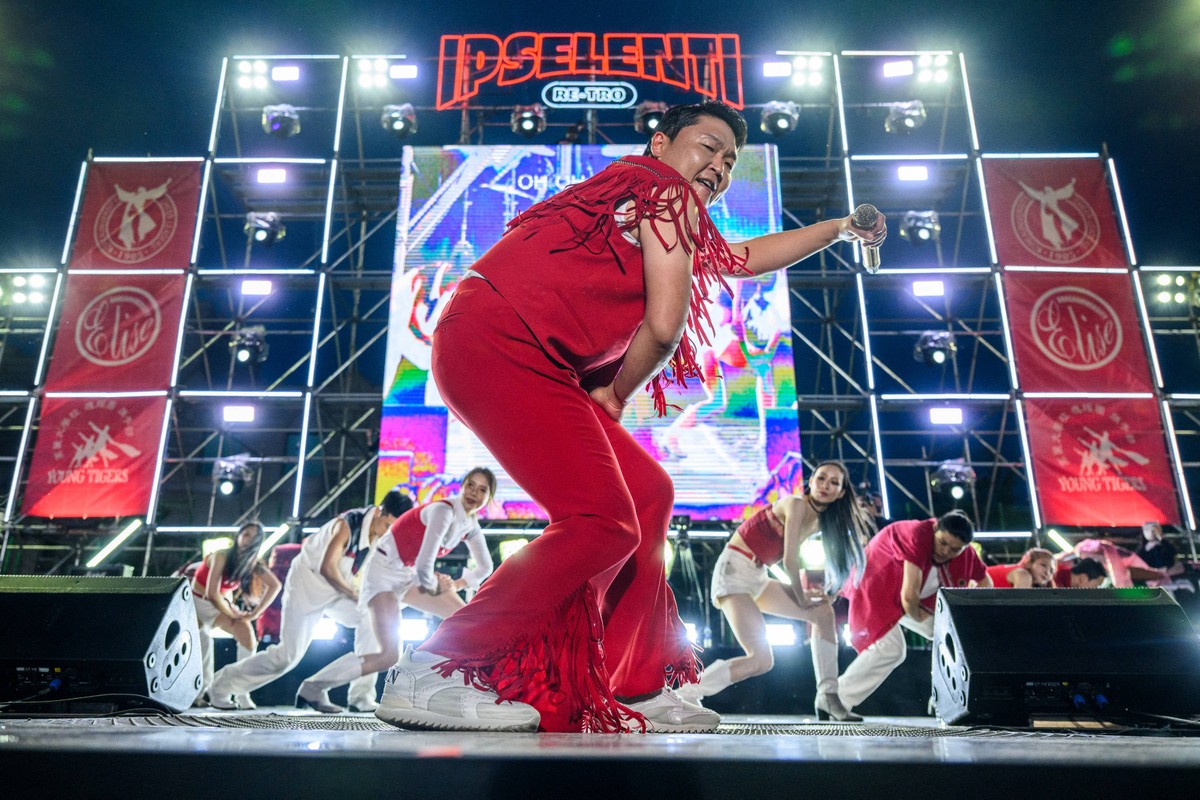 Dez anos após ‘Gangnam Taste’, Psy diz ter sorte como artista e estar ‘mais feliz do que nunca’ |  Música