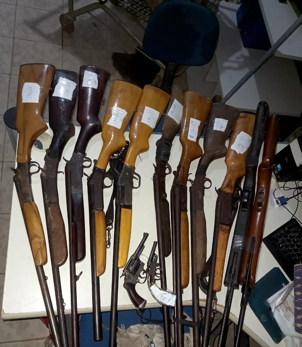 Oficina de fabricação de armas ilegais é desativada em Rondônia  — Foto: PM/Divulgação