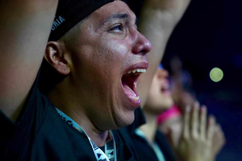 Lágrimas, sorrisos e um coro de 100 mil vozes marcaram encerramento da turnê — Foto: Marcos Serra Lima/G1