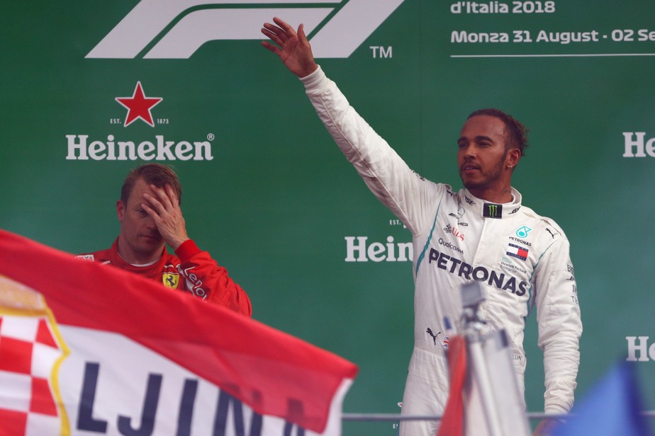 Lewis Hamilton e Mercedes vencem com ampla ajuda de Vettel e da Ferrari