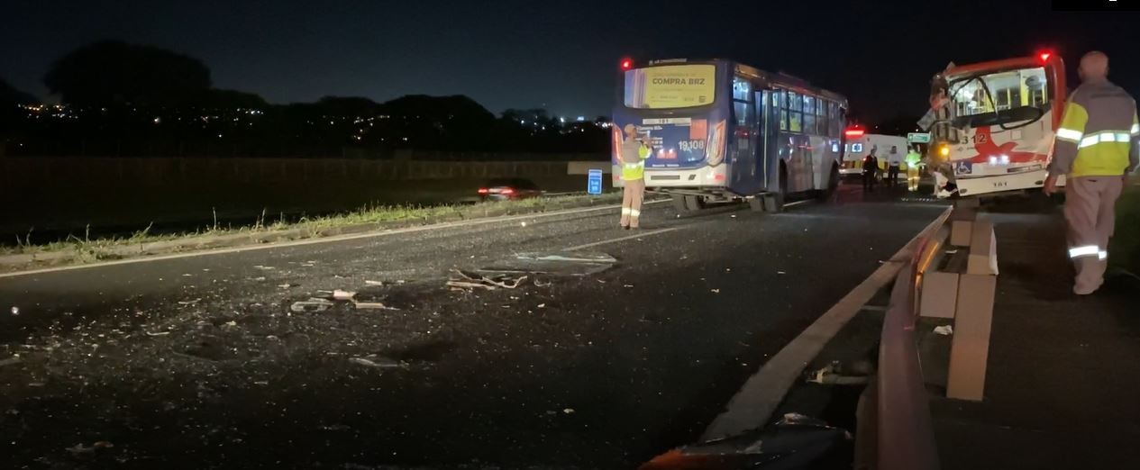 Acidente entre dois ônibus deixa feridos na Rodovia Anhanguera em Campinas 