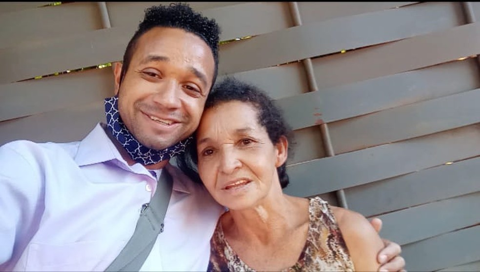 Deigo e Debora no dia do reencontro, após anos de procura — Foto: Arquivo Pessoal/Diego Freitas Barbosa