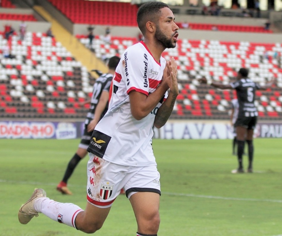 Destaque Contra Cuiaba Luketa E Favorito Para Ocupar Vaga De Ronald No Botafogo Sp Botafogo Sp Ge