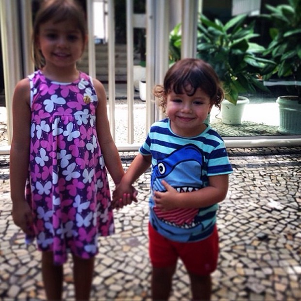 Dom, filho de Luana Piovani, com amiguinha (Foto: Reprodução / Instagram)