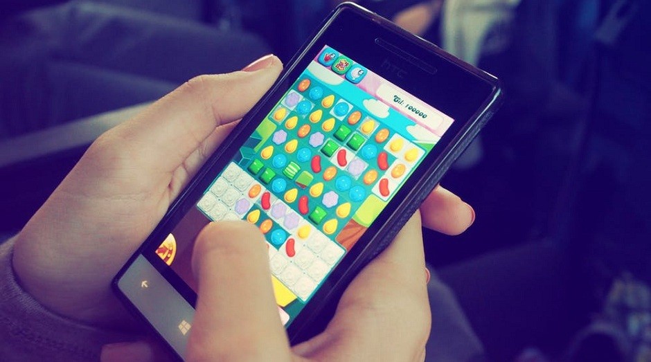 games; jogando; celular (Foto: Pexels)