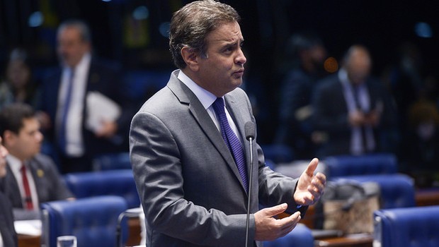 Em pronunciamento, senador Aécio Neves (Foto: Pedro França/Agência Senado)