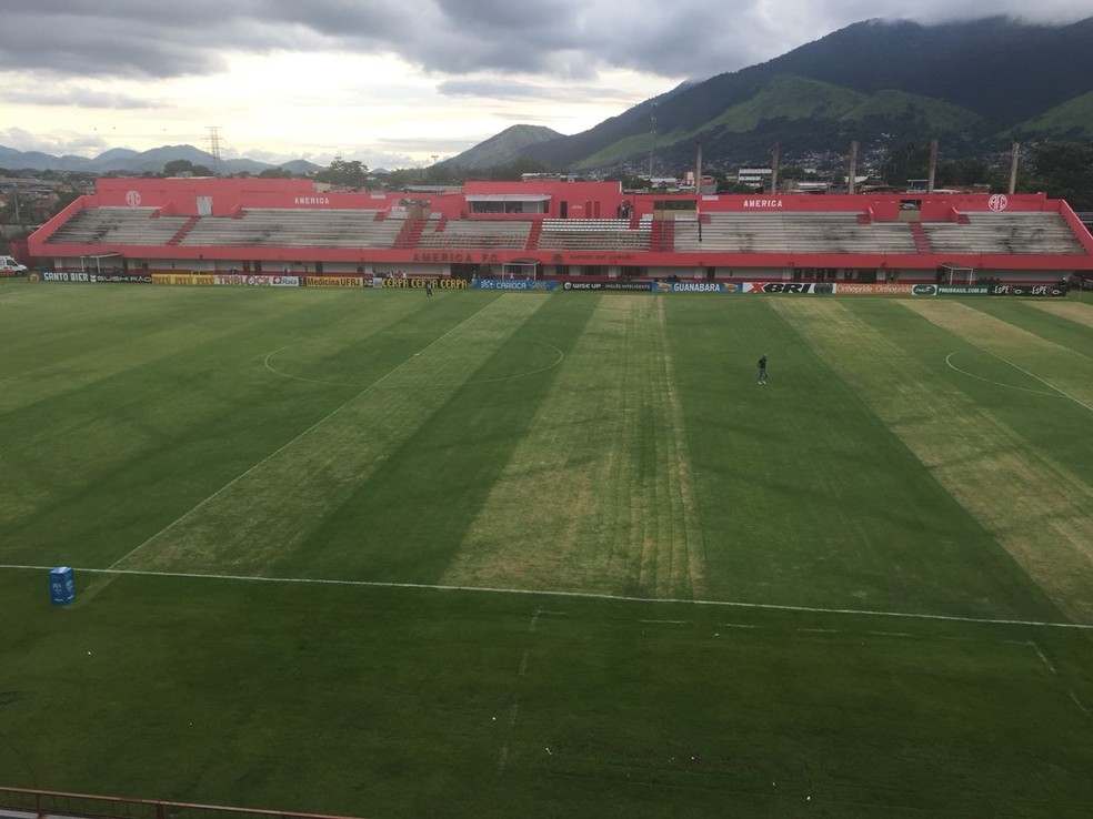 Estádio Giulite Coutinho, em Mesquita, vai receber o jogo Goianésia x CRB — Foto: Felippe Costa