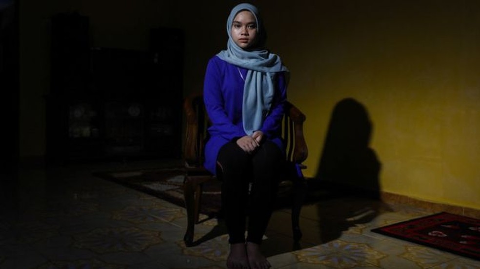 Siti Nurannisaa, estudante de 17 anos, foi protagonista de ataque de histeria coletiva na Malásia — Foto: Joshua Paul/BBC