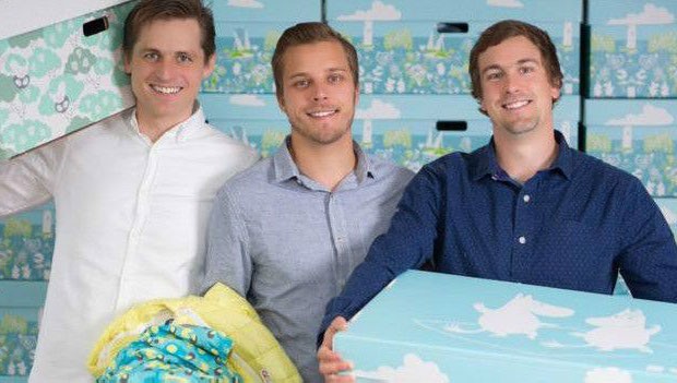 Em 2014, três pais finlandeses criaram a empresa Finnish Baby Box Company (Foto: BBC)