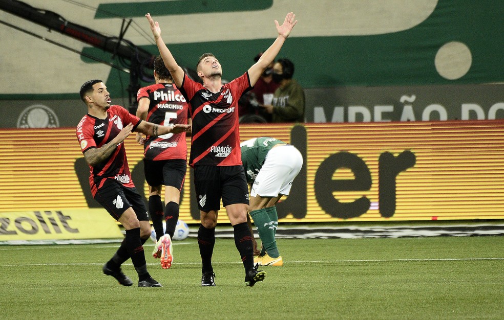 Palmeiras x Athletico, comemoração do gol de Bissoli — Foto: Marcos Ribolli