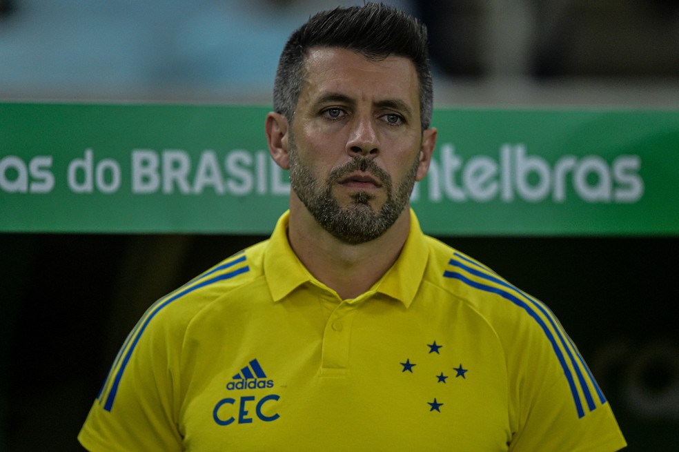 Pezzolano admite Cruzeiro pior, mas acredita em reviravolta: No Mineirão, será outra coisa