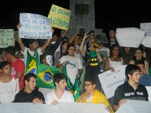 Protesto Cachoeira Paulista - 1 (Foto: Allan Torquato/Arquivo Pessoal)