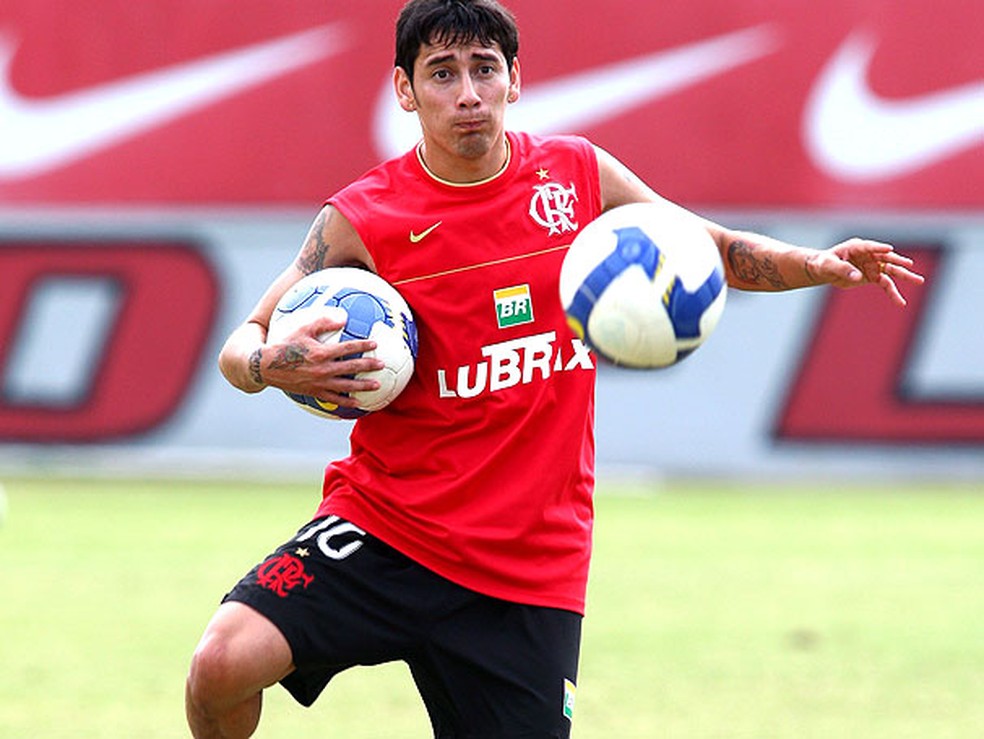 Sambueza n&atilde;o teve destaque no Flamengo (Foto: Ivo Gonzalez/O Globo)