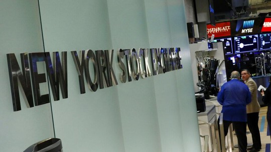Bolsas de NY fecham em alta em  pregão volátil, apesar dos temores sobre a crise bancária