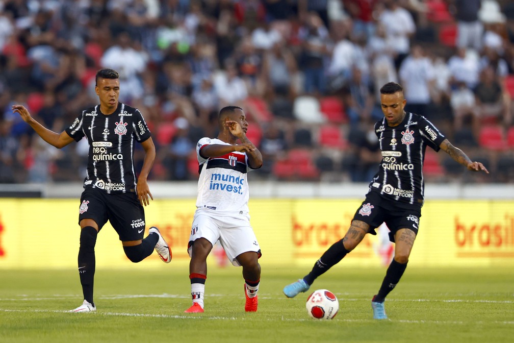 [ANÁLISE] Corinthians roda elenco, soma ponto e prepara grupo para novidades