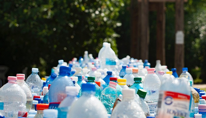 garrafas plásticas (Foto: Pexels)