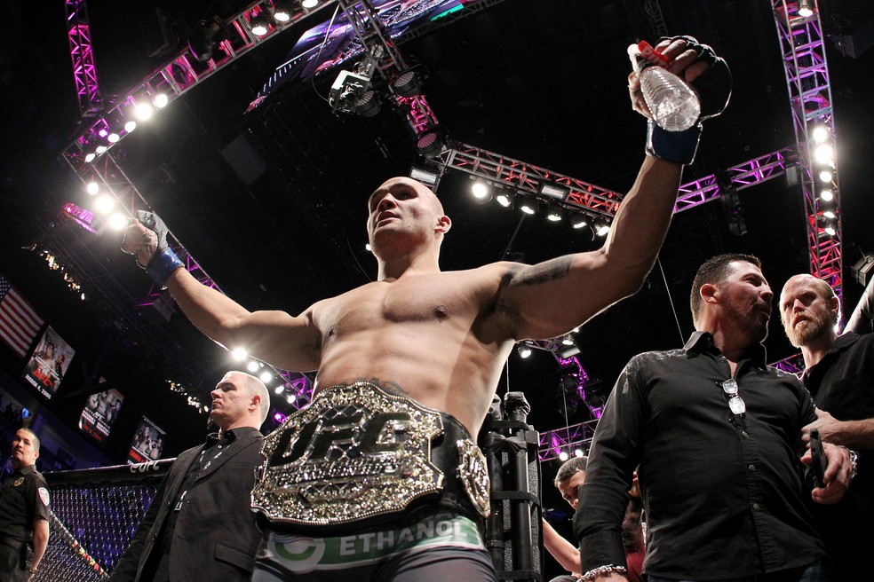 Robbie Lawler chegou ao título dos meio-médios no UFC 181 — Foto: Getty Images