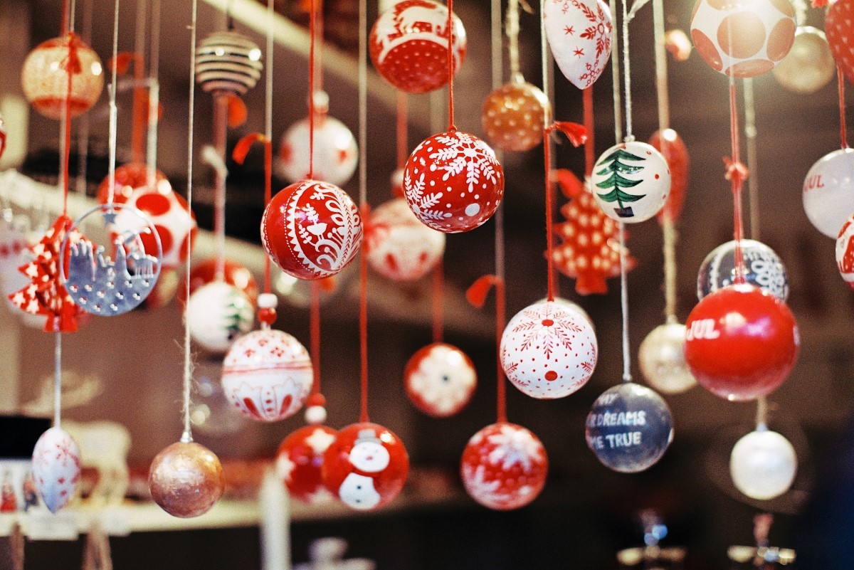 Aprenda on-line como decorar mesas e fazer lembrancinhas para o Natal  (Foto: Pexels / Polina Kholodova / CreativeCommons )