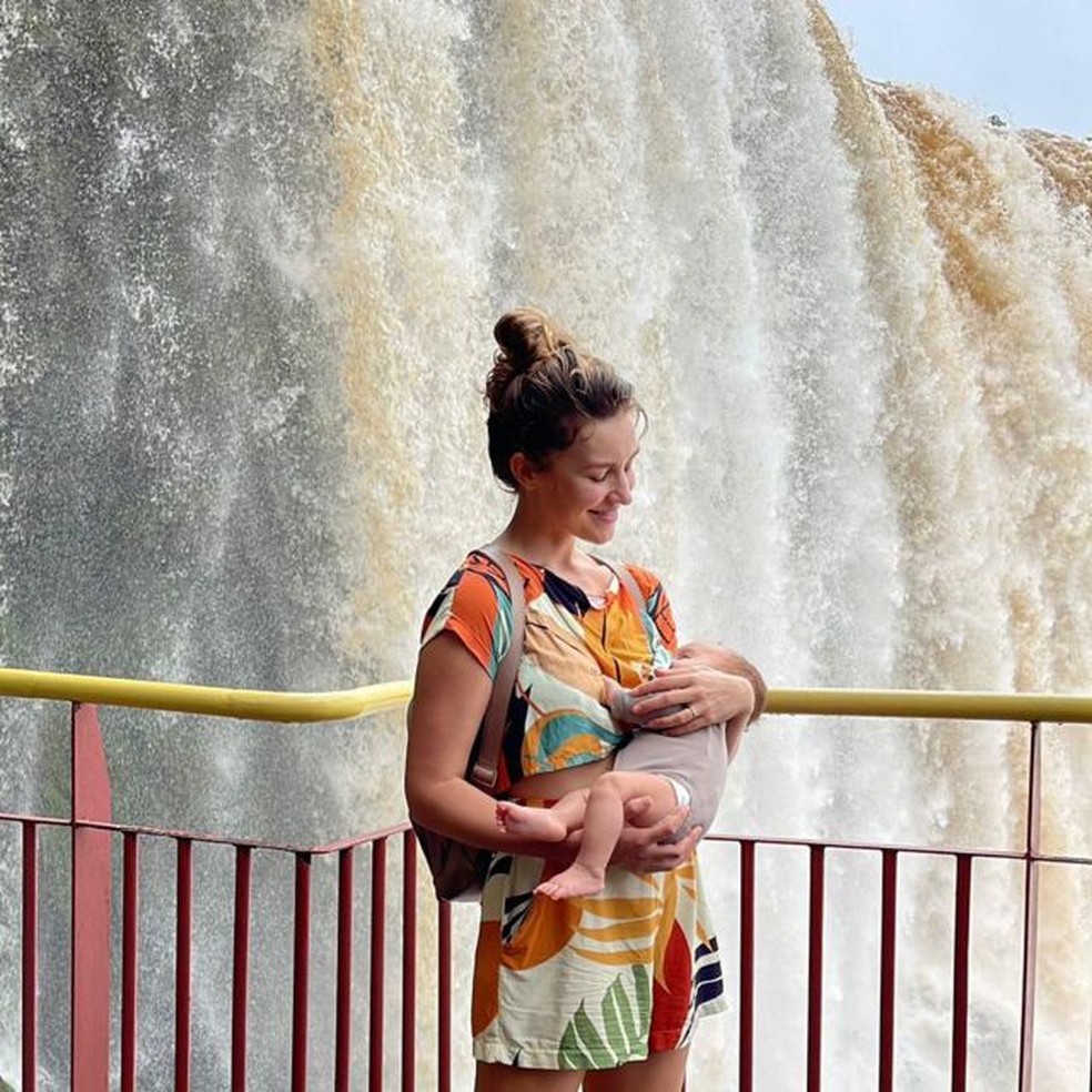 Anastasia afirma que natureza, clima e frutas brasileiras a atraíram — Foto: Arquivo pessoal via BBC