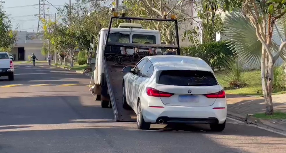 BMW apreendida durante a 1ª fase da Operação "Lavanderia dos Sonhos" realizada em outubro de 2022, em Uberlândia — Foto: Reprodução/TV Integração