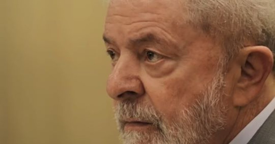 Lula dá entrevista na carceragem da Polícia Federal em Curitiba, onde cumpre pena