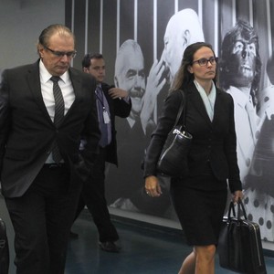 À direita, a advogada Beatriz Catta Preta (Foto: Agência O Globo)