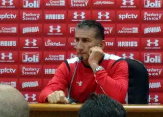Bauza prega estilo prático: 'Meio a zero está bom'