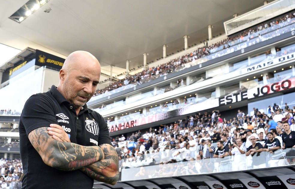 Jorge Sampaoli, tÃ©cnico do Santos, durante jogo contra o Santos, neste domingo â€” Foto: Marcos Ribolli