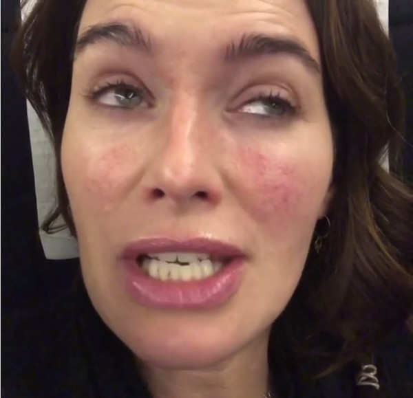 A atriz Lena Headey no vídeo compartilhado no Instagram no qual um fã reclamou da falta de maquiagem da atriz  (Foto: Instagram)
