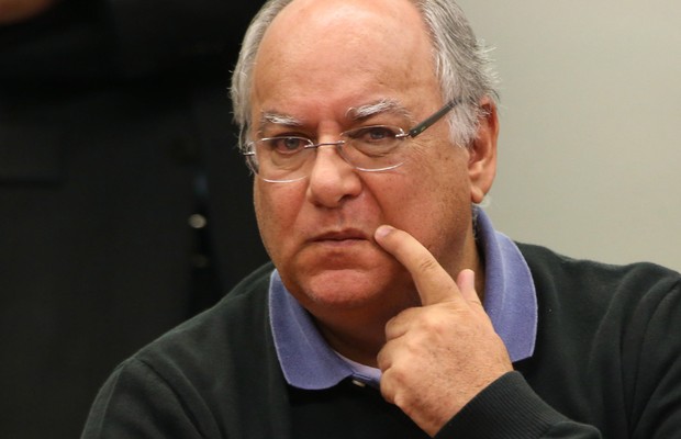 O ex-diretor de Serviços da Petrobras Renato Duque prestou depoimento na CPI da Petrobras (Foto: Ailton de Freitas/Agência O Globo)
