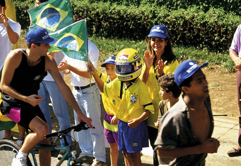 Relembrando Senna Ha 26 Anos Uma Imagem Emocionante Em Sp Voando Baixo Ge