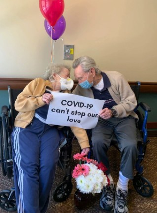 Juntos há 67 anos, Joyce e Don passaram um mês separados por causa da doença (Foto: Reprodução / Instagram)