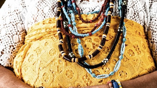 'Moda de Terreiro': catálogo preserva tradição de vestimentas de santo